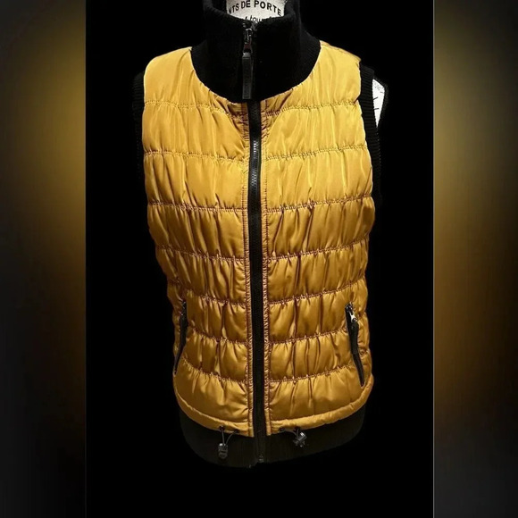 Calvin Klein Women’s Medium Gold-Mustard PufferVest - Picture 1 of 4